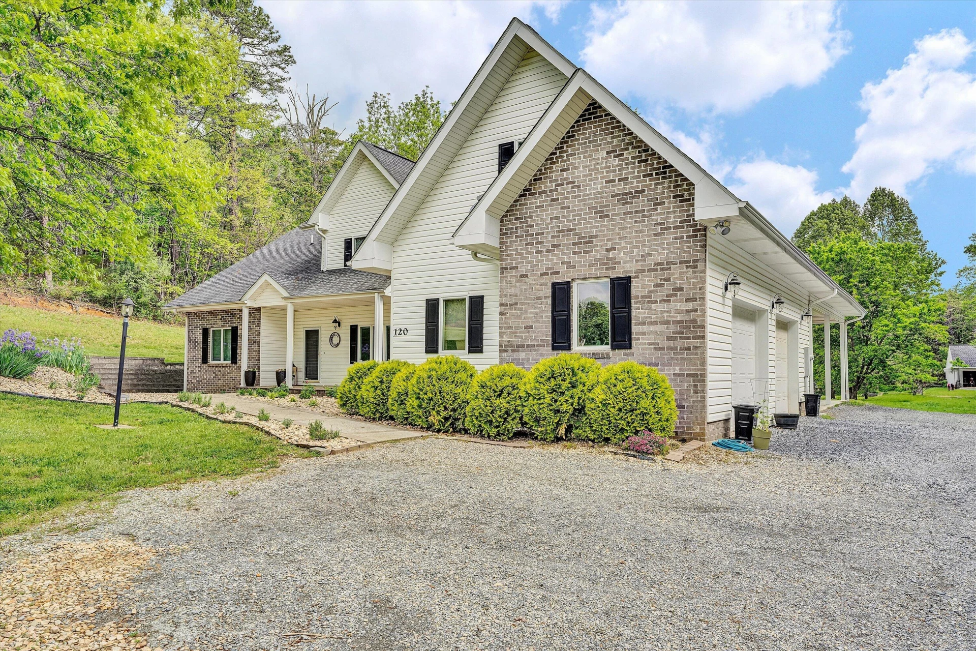 120 Stonelea DR - Photo 3