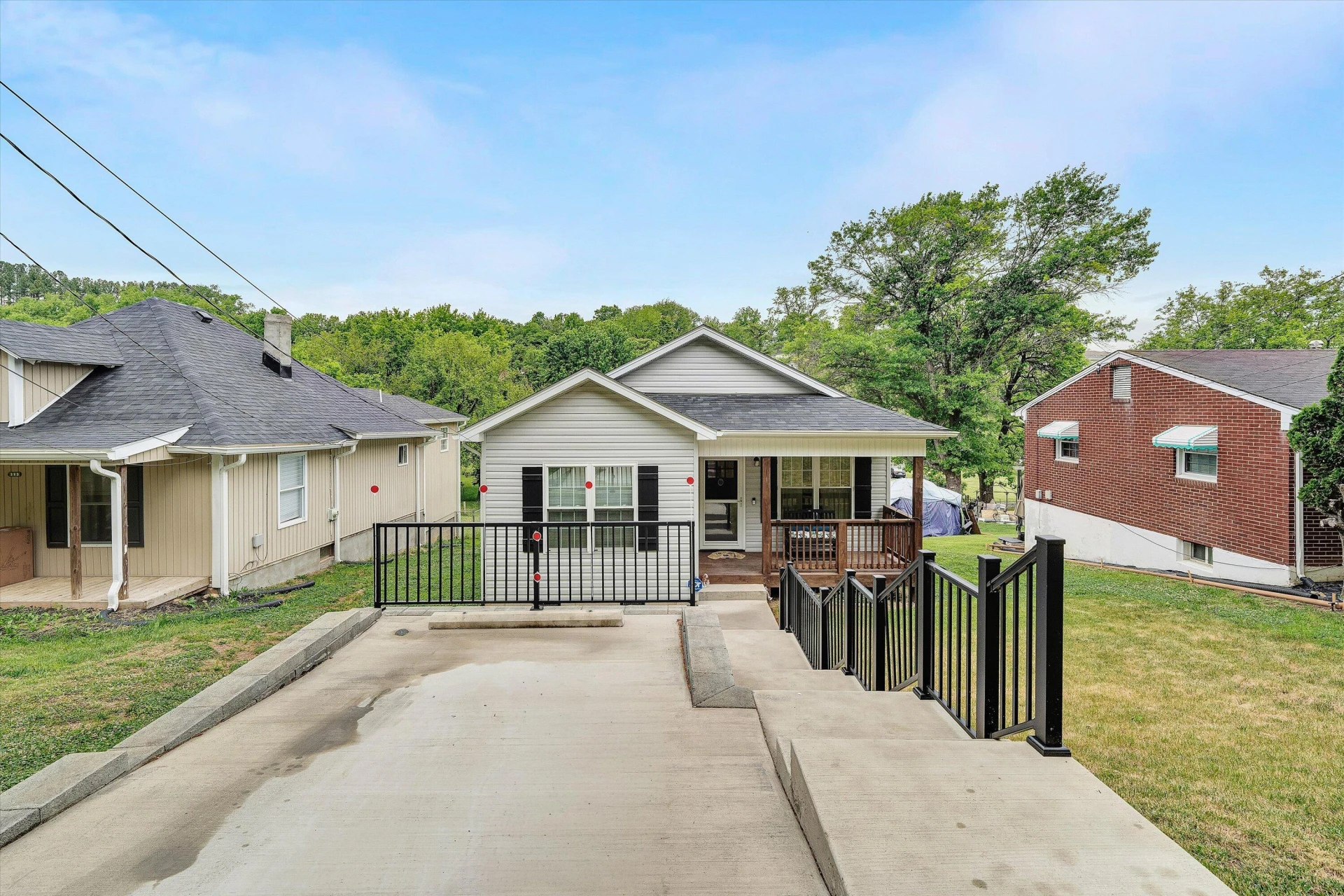 321 Craig AVE - Photo 2