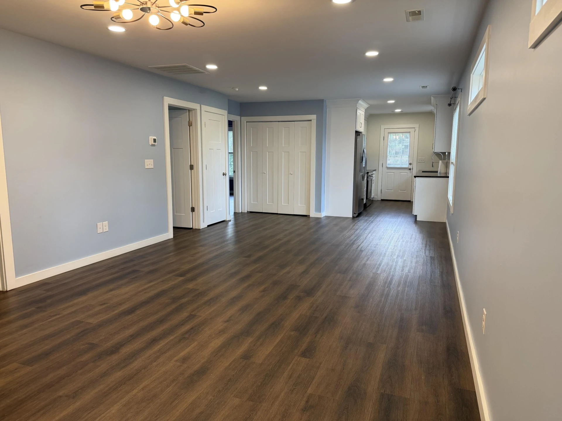 321 Craig AVE - Photo 4