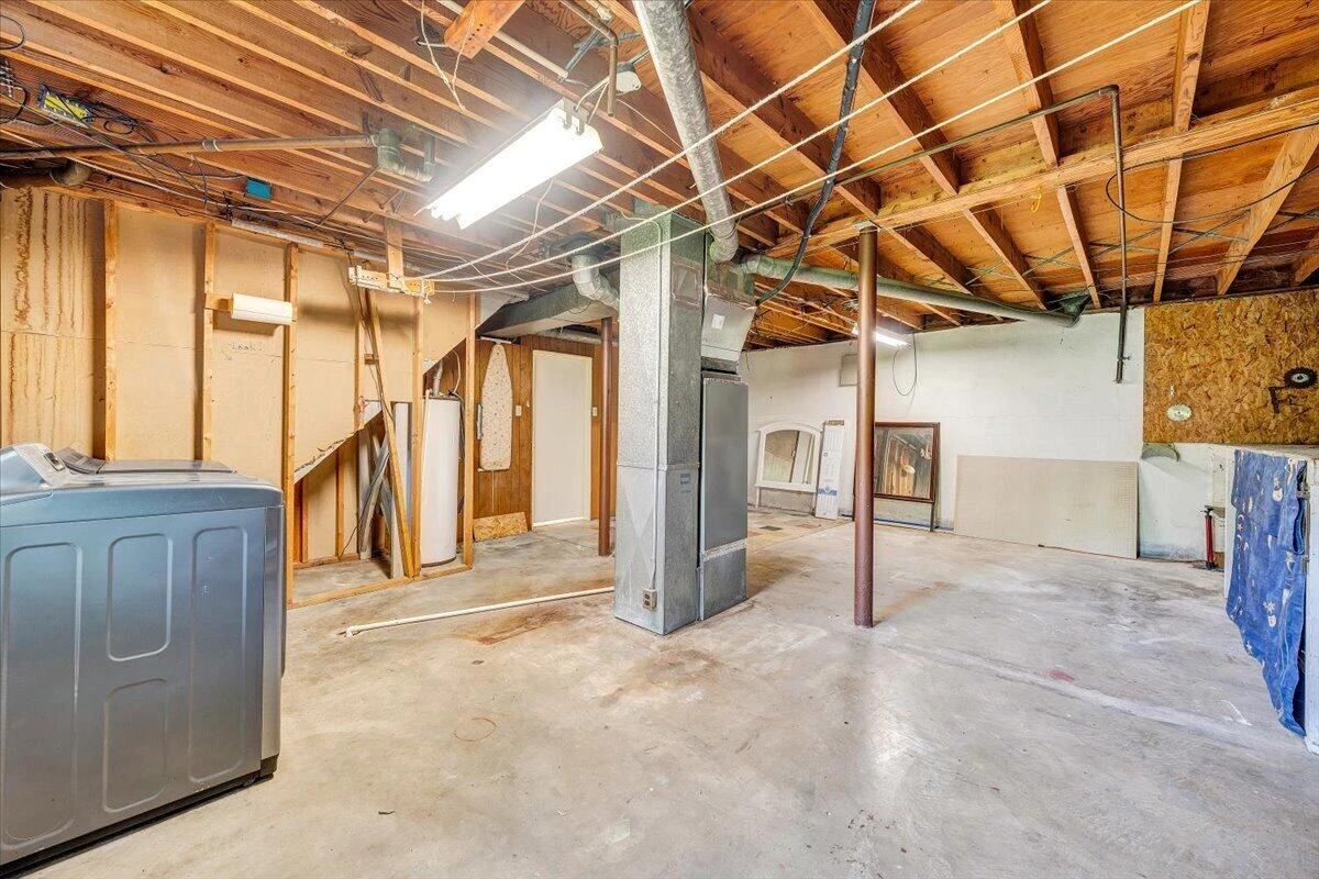 4852 Autumn LN NW - Photo 20