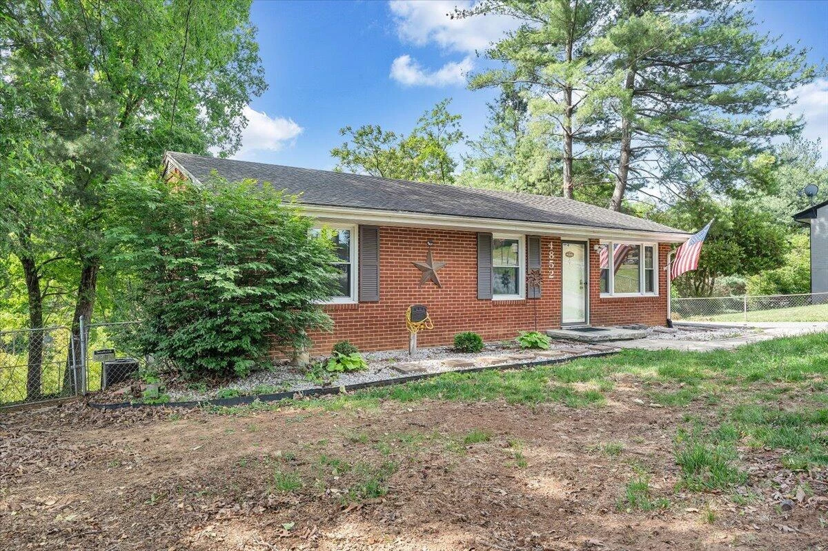 4852 Autumn LN NW - Photo 27