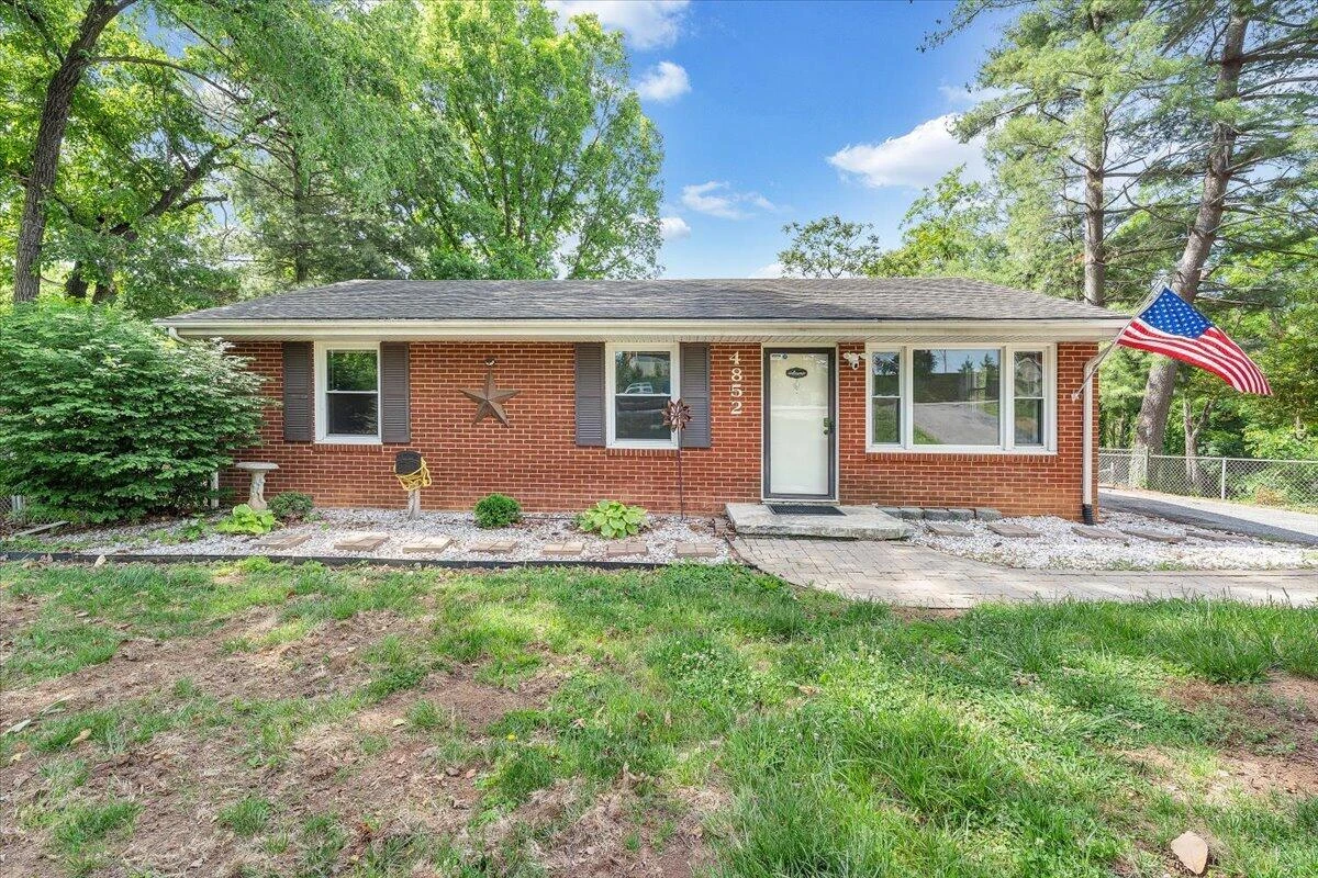 4852 Autumn LN NW - Photo 28