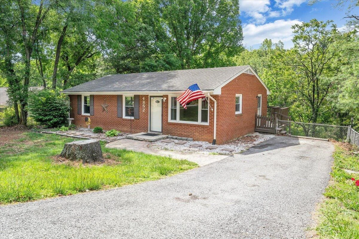 4852 Autumn LN NW - Photo 29