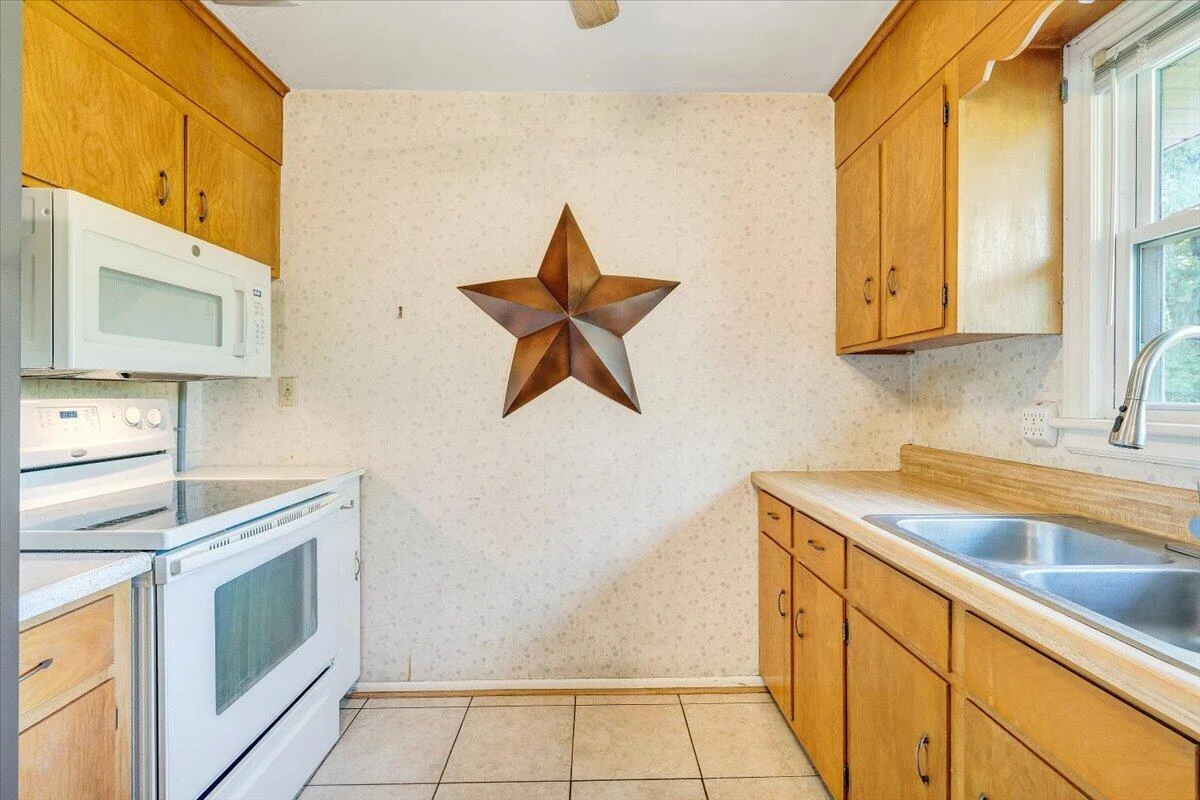 4852 Autumn LN NW - Photo 7