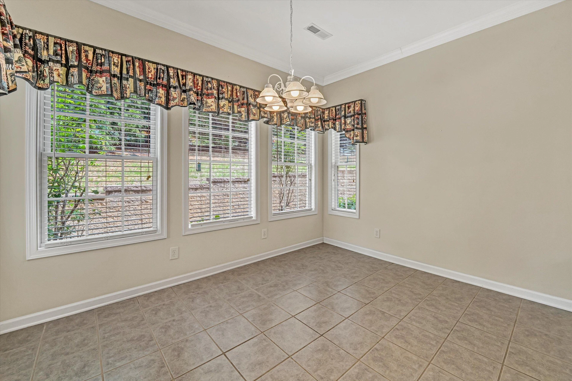 207 Duncraig DR - Photo 12