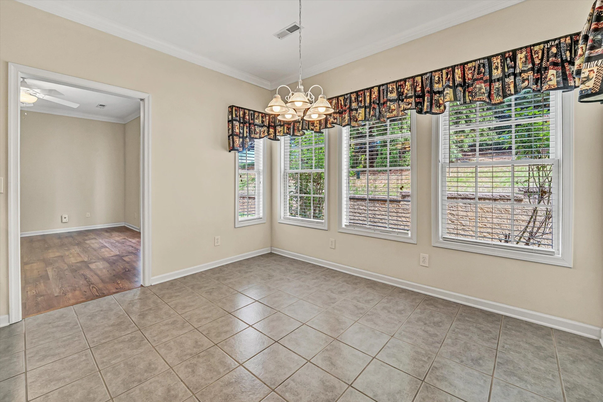 207 Duncraig DR - Photo 13