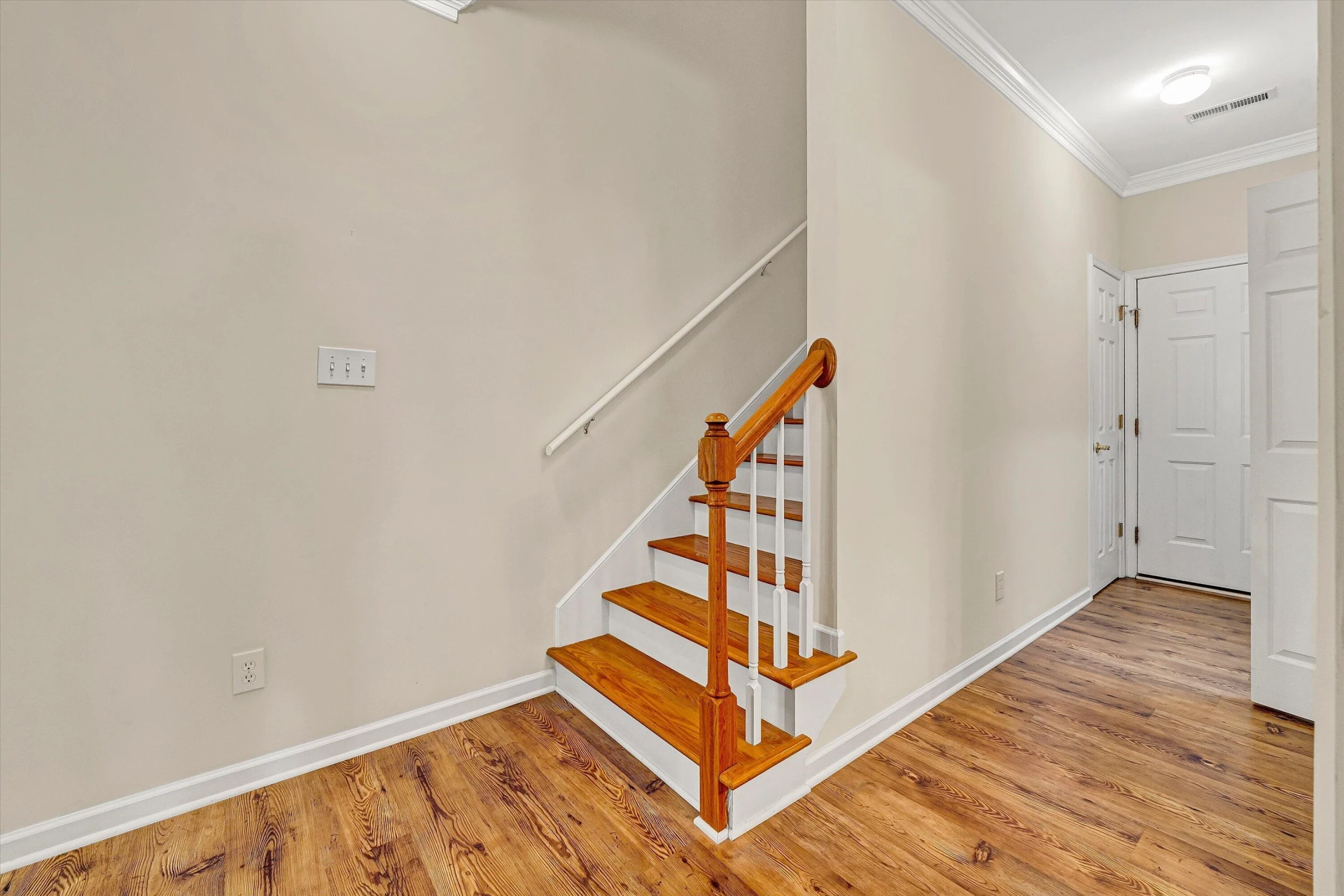 207 Duncraig DR - Photo 17