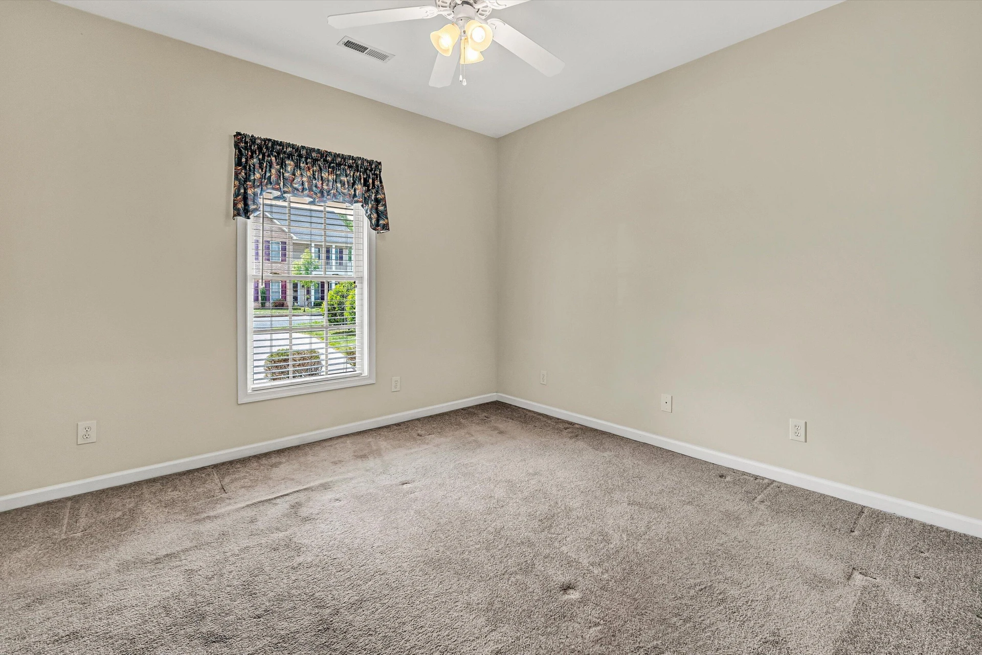 207 Duncraig DR - Photo 27