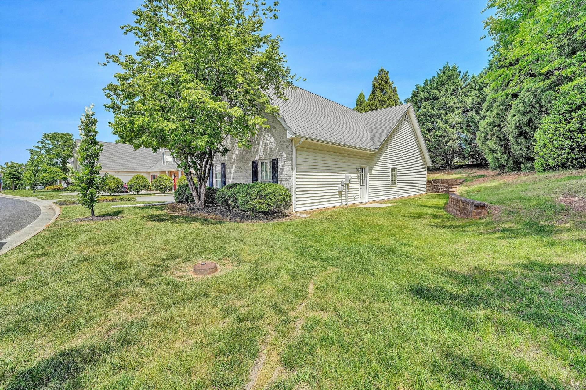 207 Duncraig DR - Photo 38