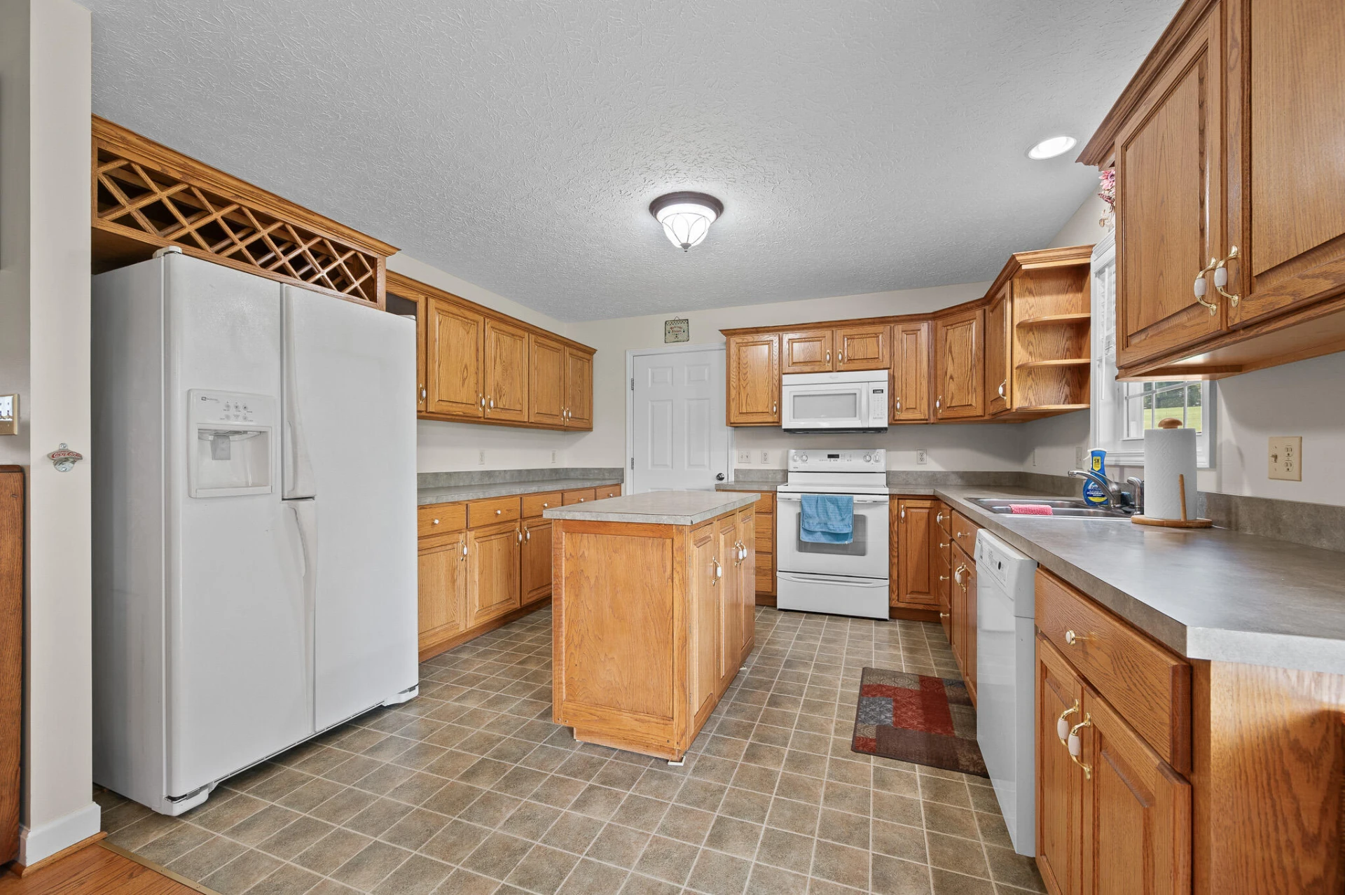 1068 Oakwood Knolls DR - Photo 10