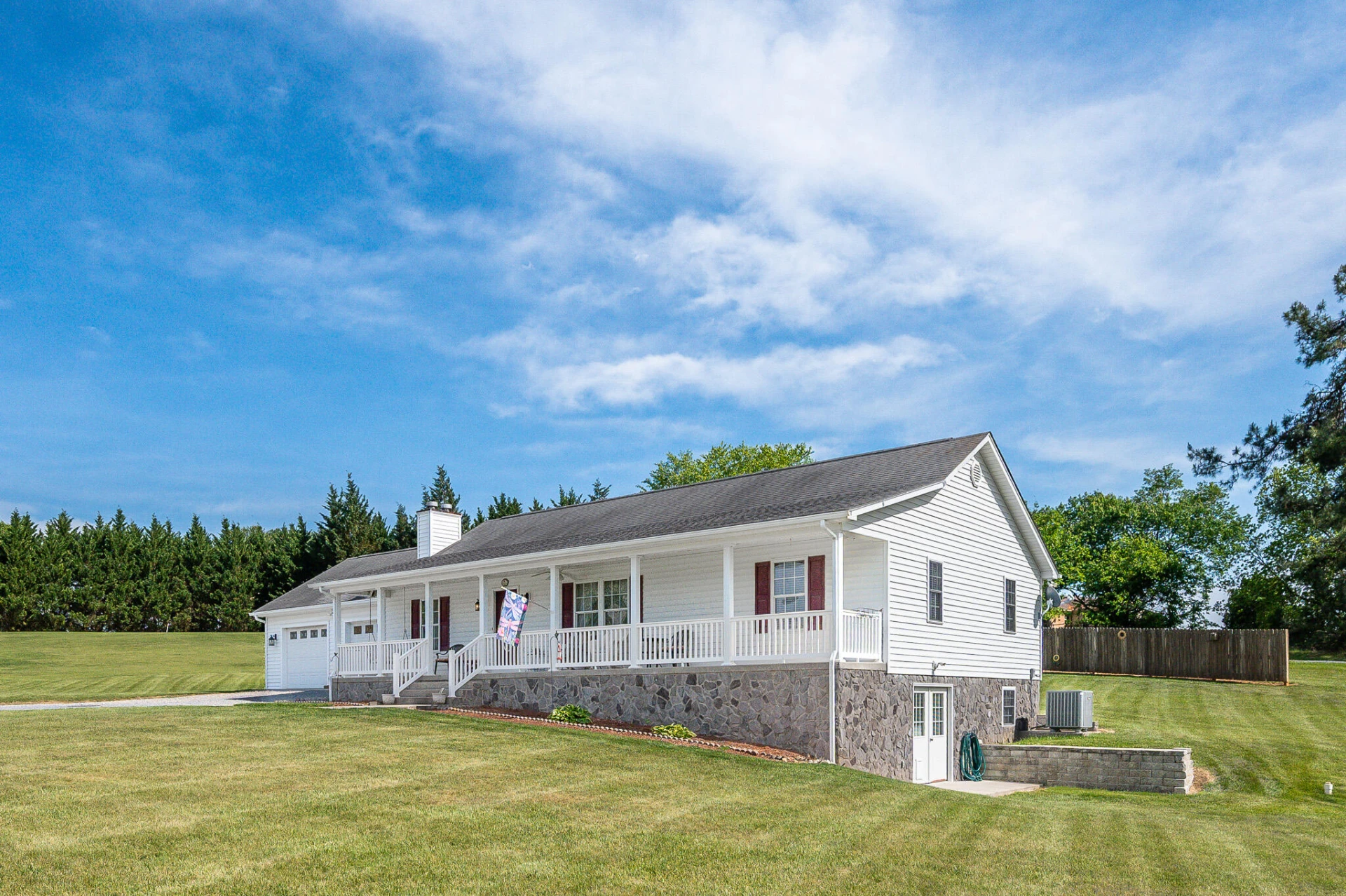 1068 Oakwood Knolls DR - Photo 3