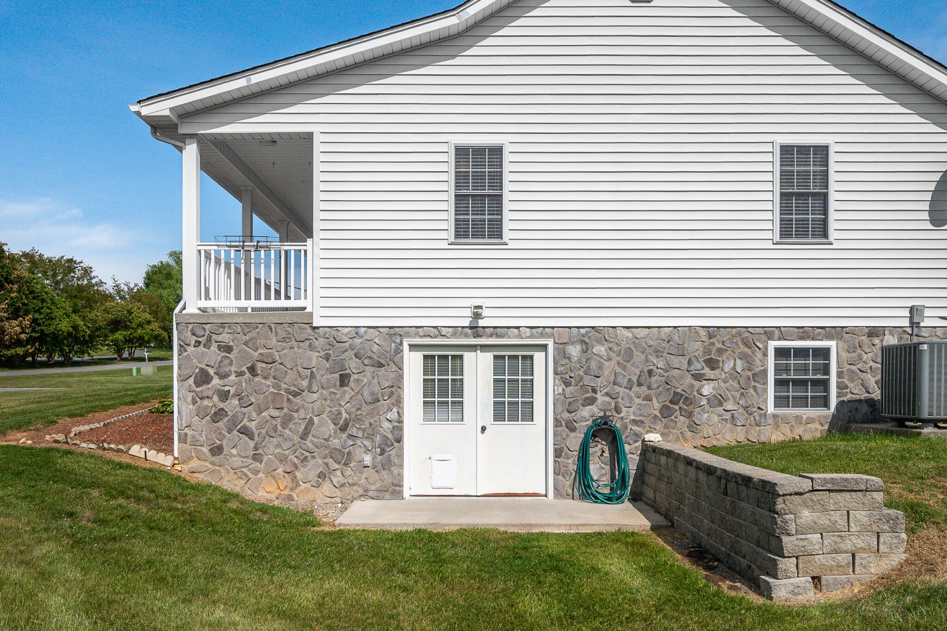1068 Oakwood Knolls DR - Photo 35