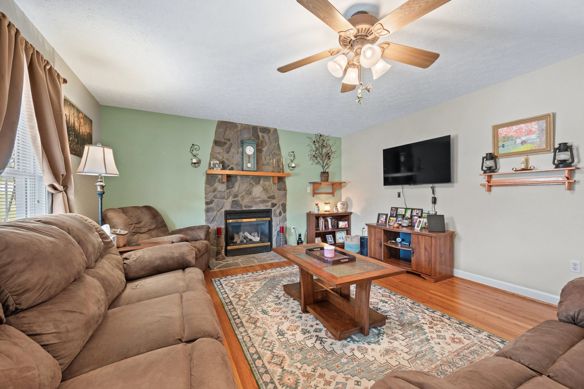 1068 Oakwood Knolls DR - Photo 9