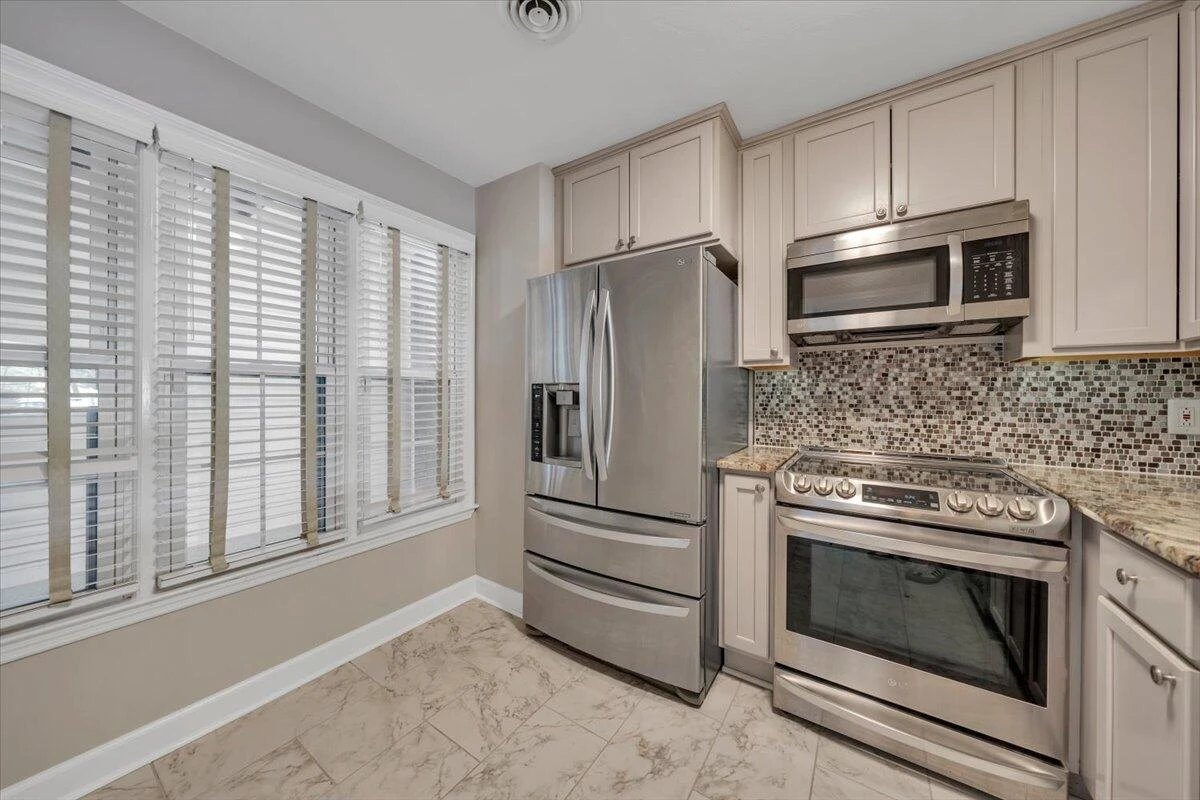 2973 Winterberry DR - Photo 15