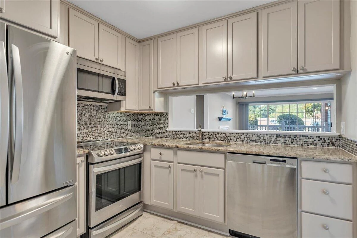 2973 Winterberry DR - Photo 16