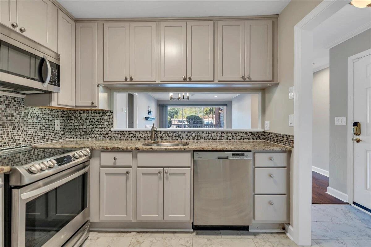 2973 Winterberry DR - Photo 17