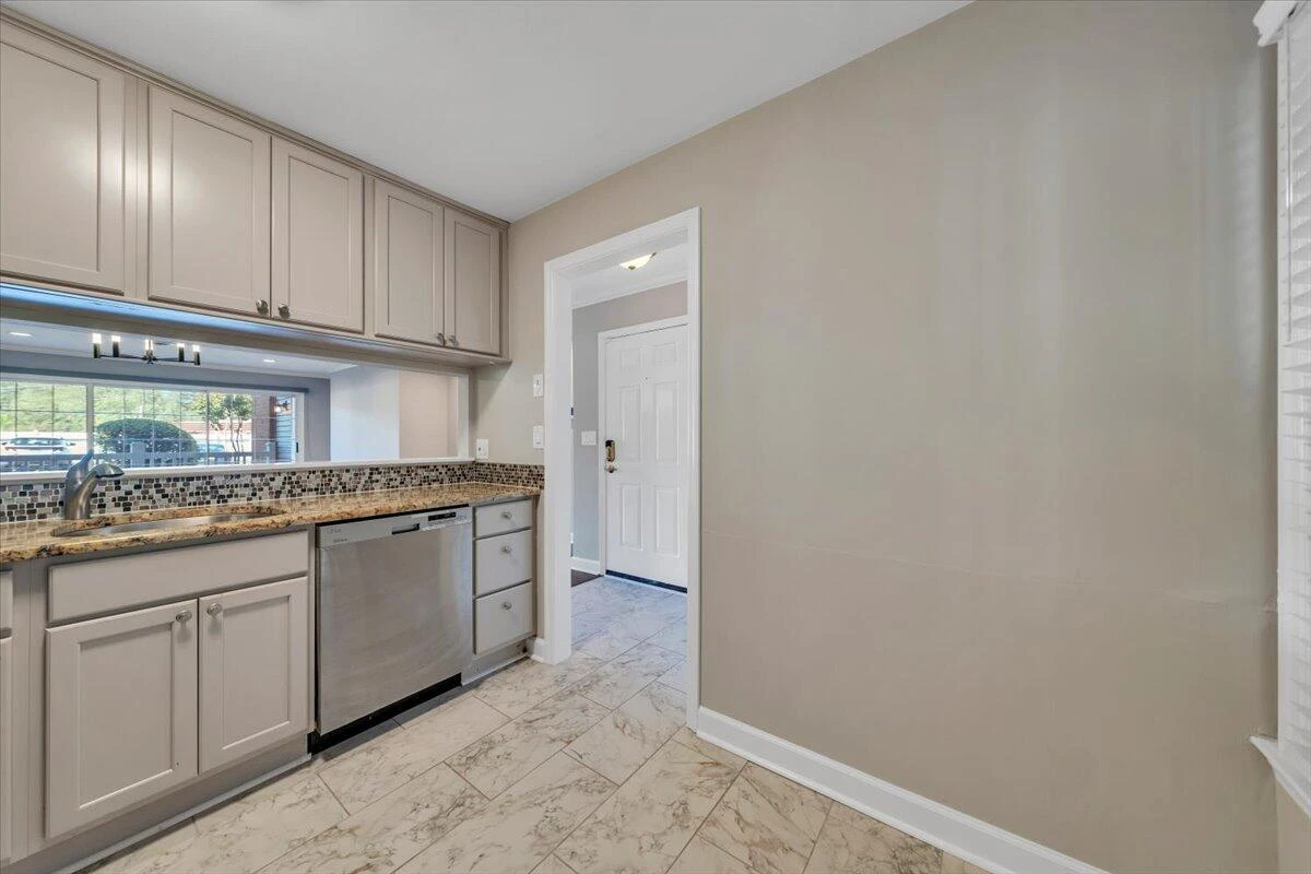 2973 Winterberry DR - Photo 18