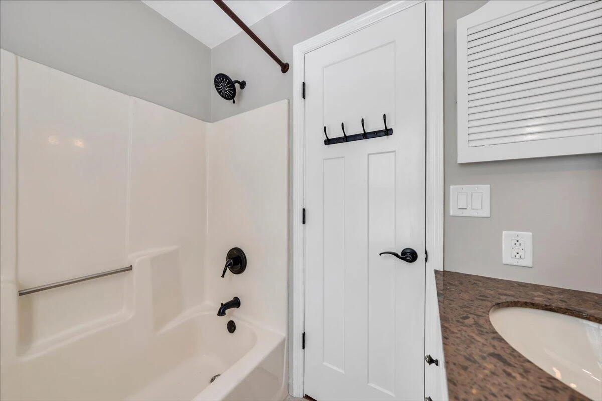 2973 Winterberry DR - Photo 32