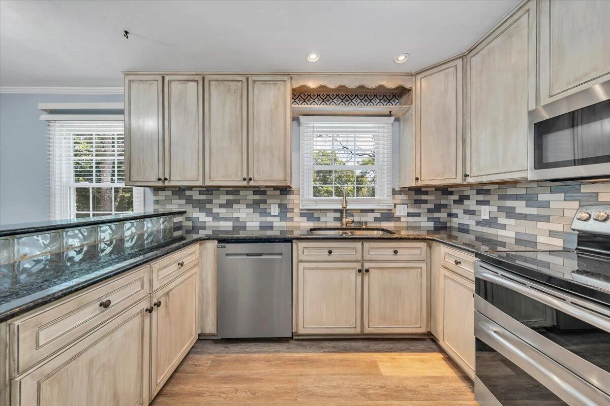 2704 Summit Ridge RD NE - Photo 17