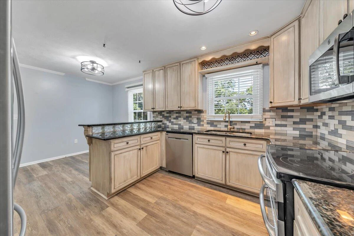 2704 Summit Ridge RD NE - Photo 18