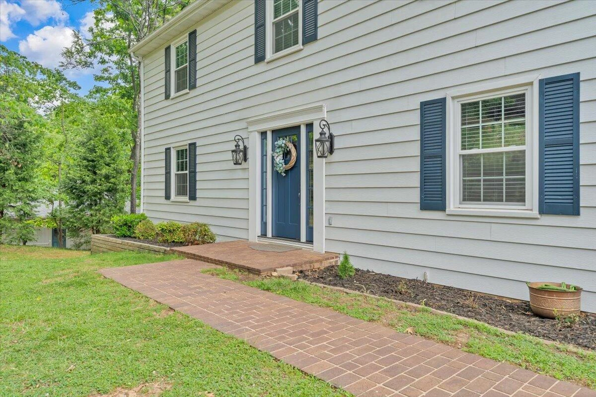 2704 Summit Ridge RD NE - Photo 2