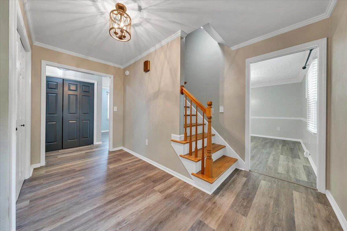 2704 Summit Ridge RD NE - Photo 4