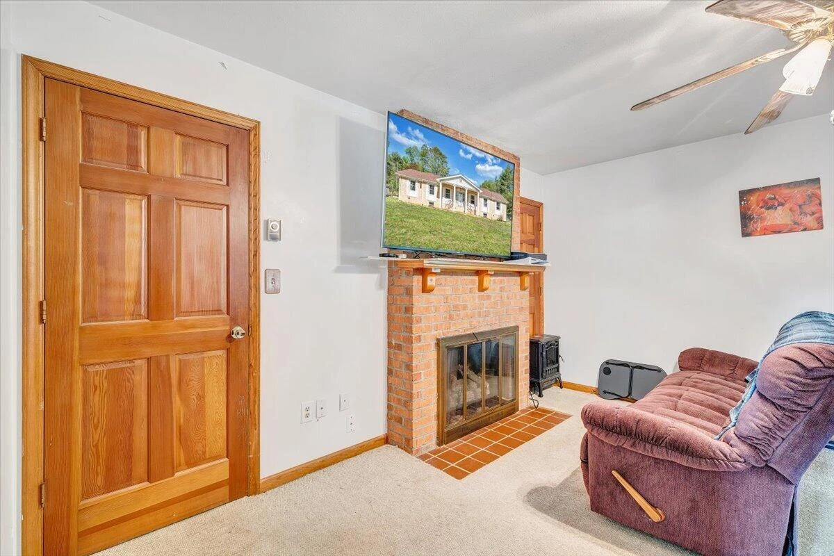1547 Kings Store RD NE - Photo 15