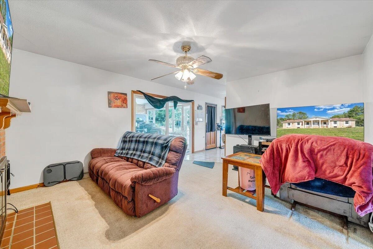 1547 Kings Store RD NE - Photo 16