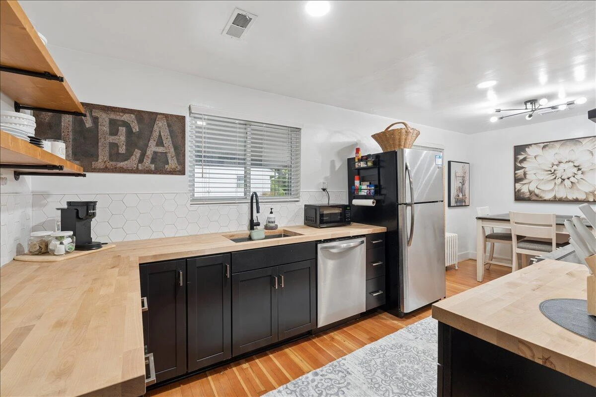 720 Vine ST - Photo 11