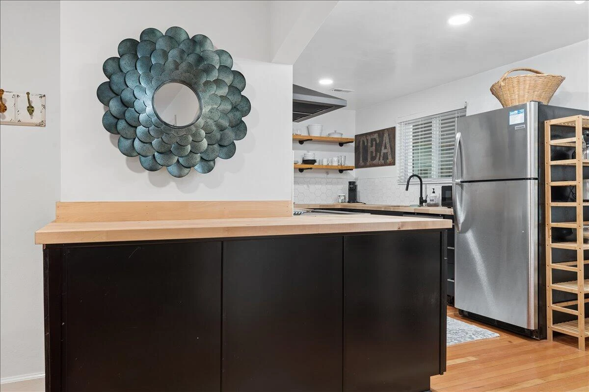 720 Vine ST - Photo 6