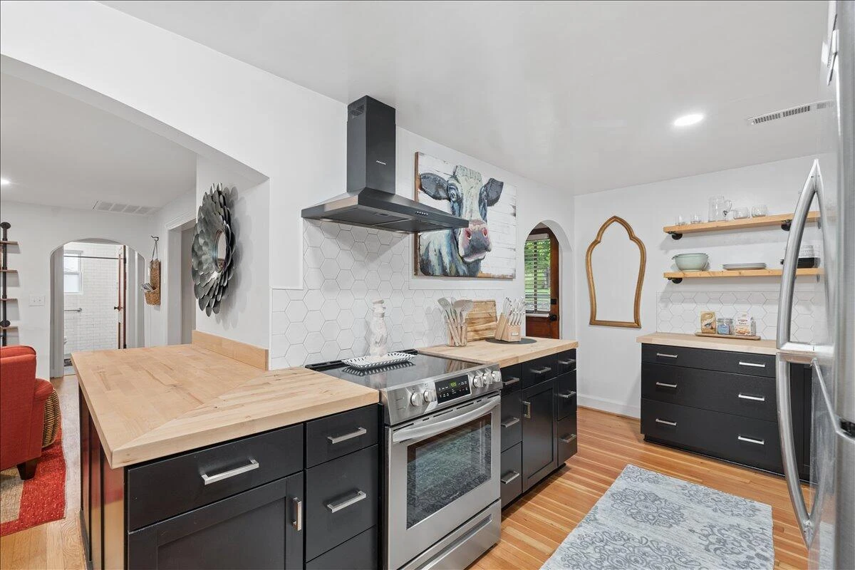 720 Vine ST - Photo 9
