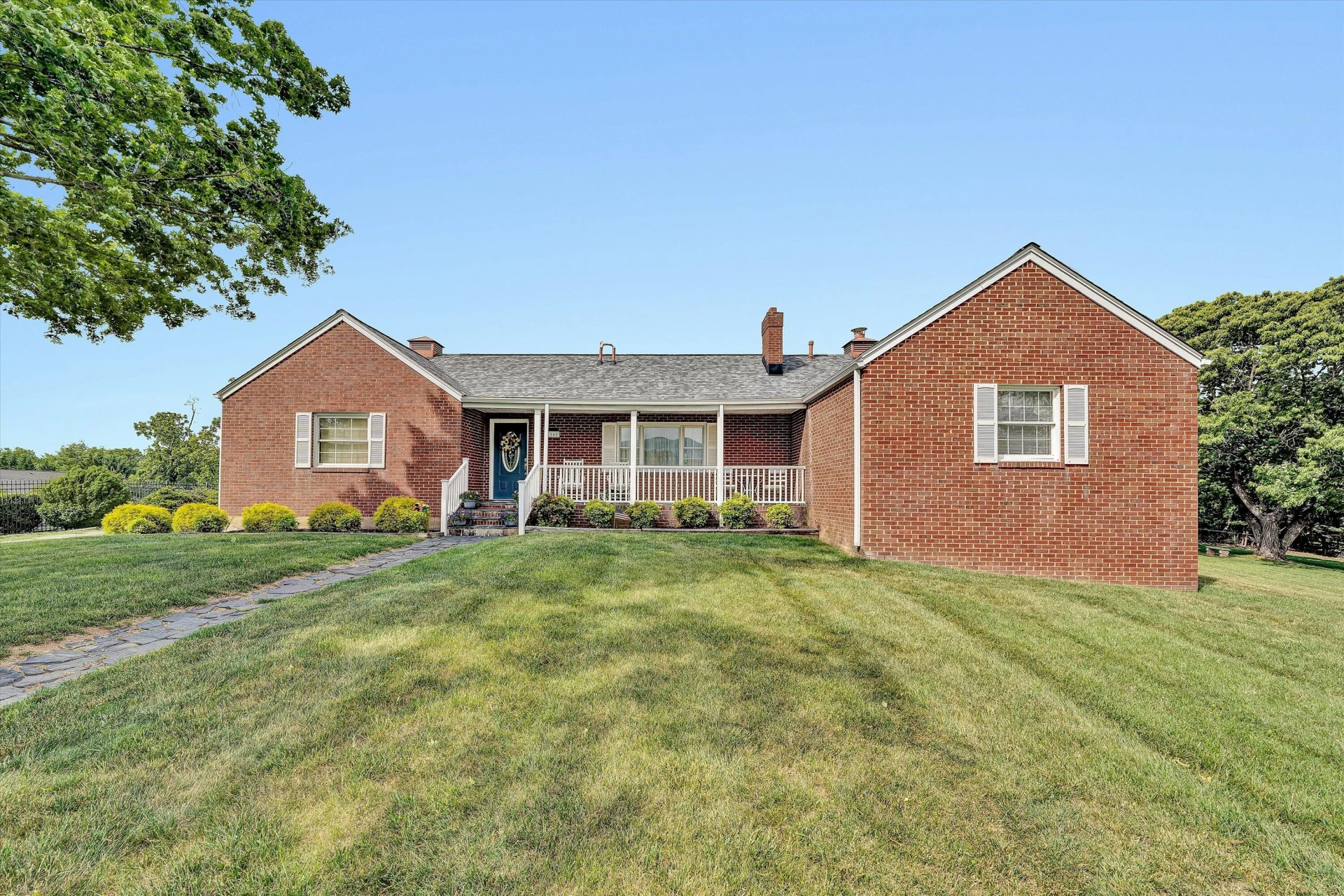 5040 Pleasant Hill DR - Photo 2