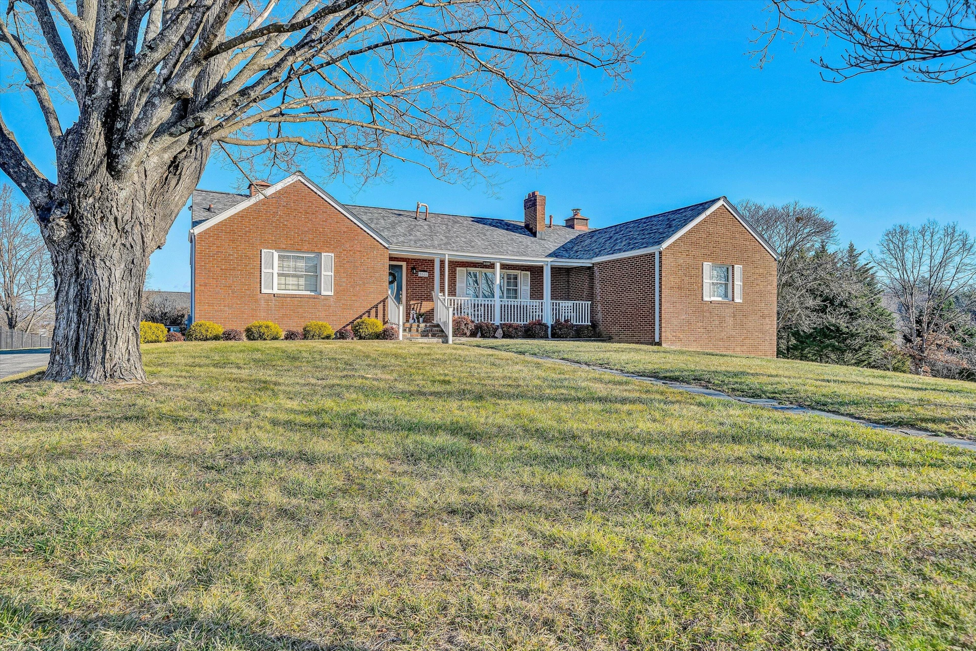 5040 Pleasant Hill DR - Photo 3