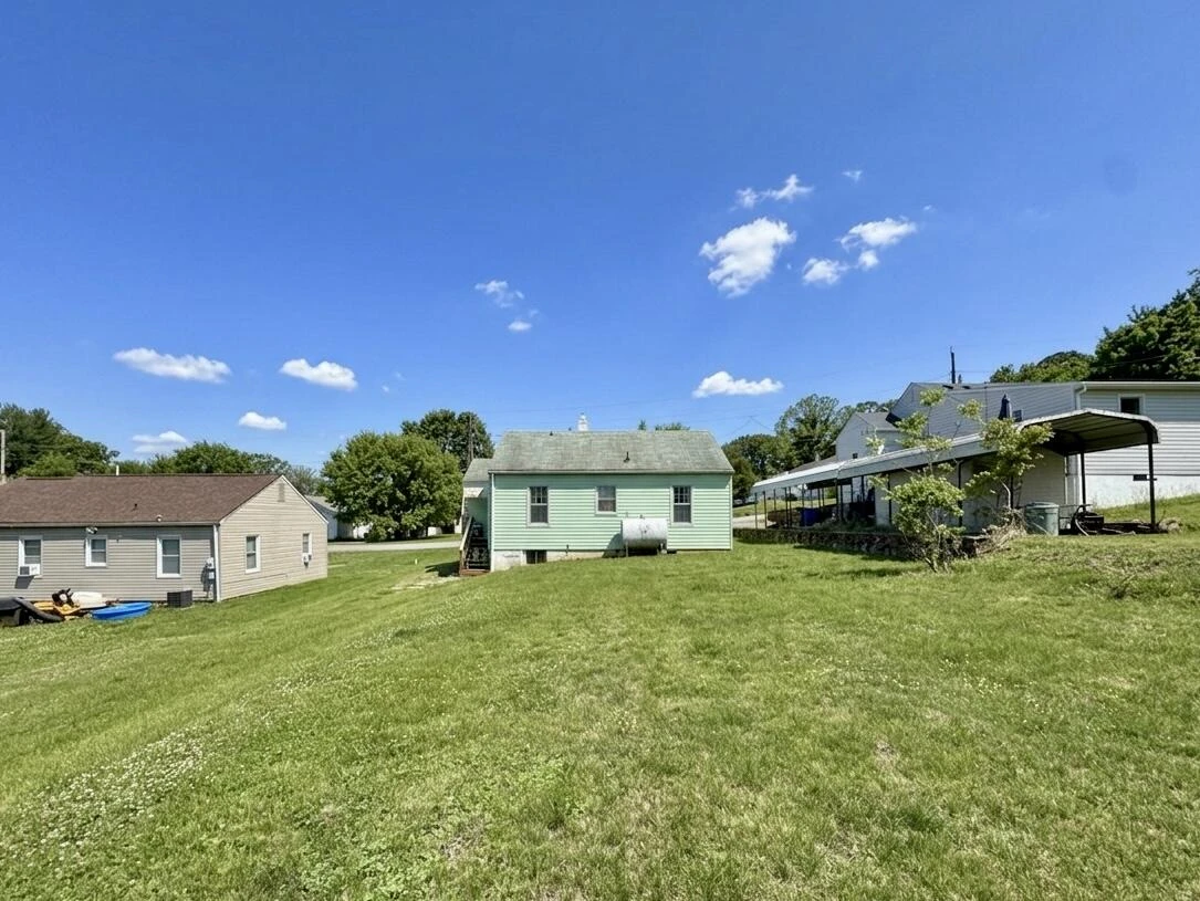 1411 Graybill RD NW - Photo 3