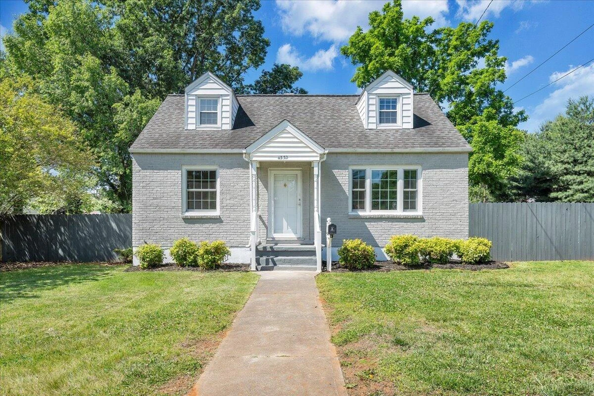 4532 Eden DR NW