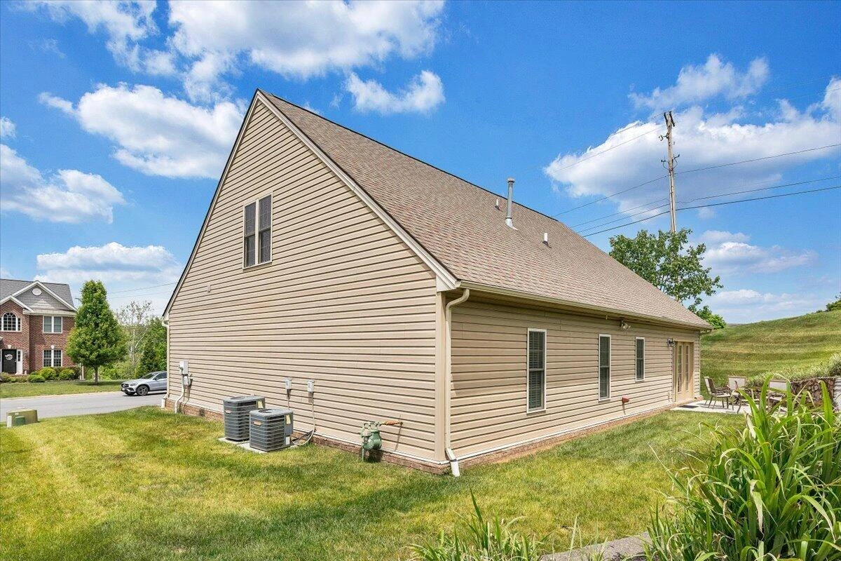 5897 Monet DR - Photo 41