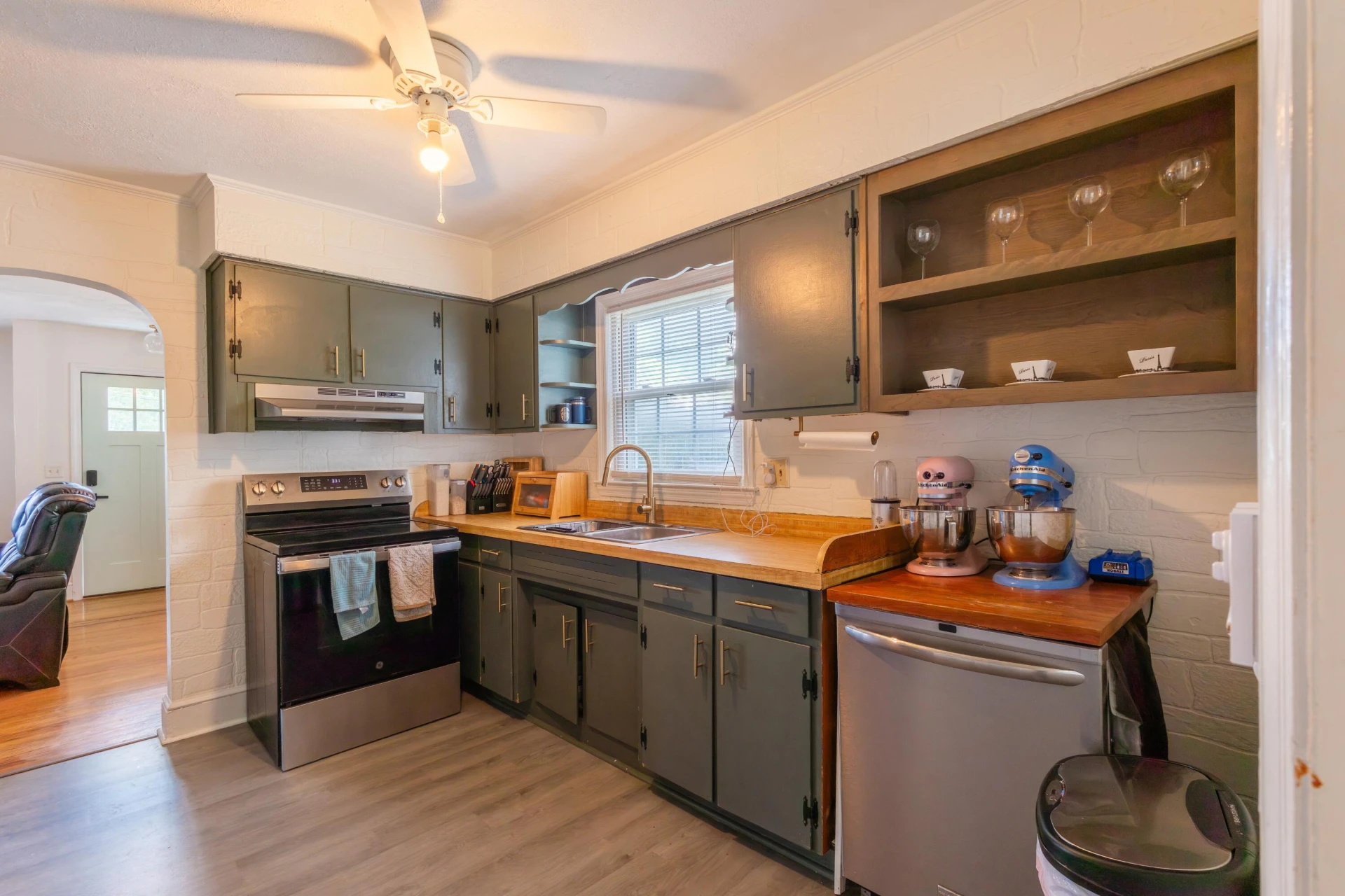 60 Whitten ST - Photo 16