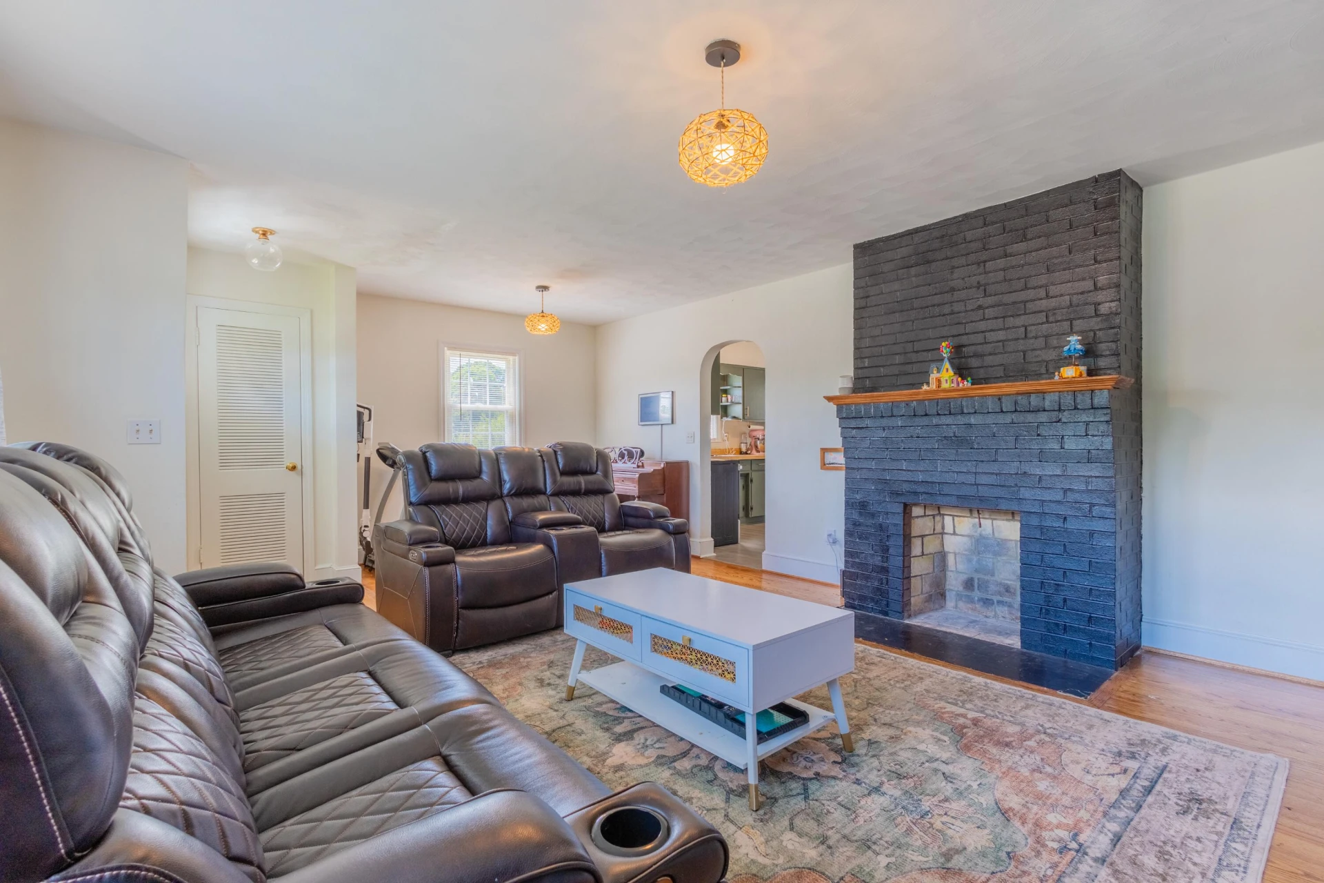 60 Whitten ST - Photo 4