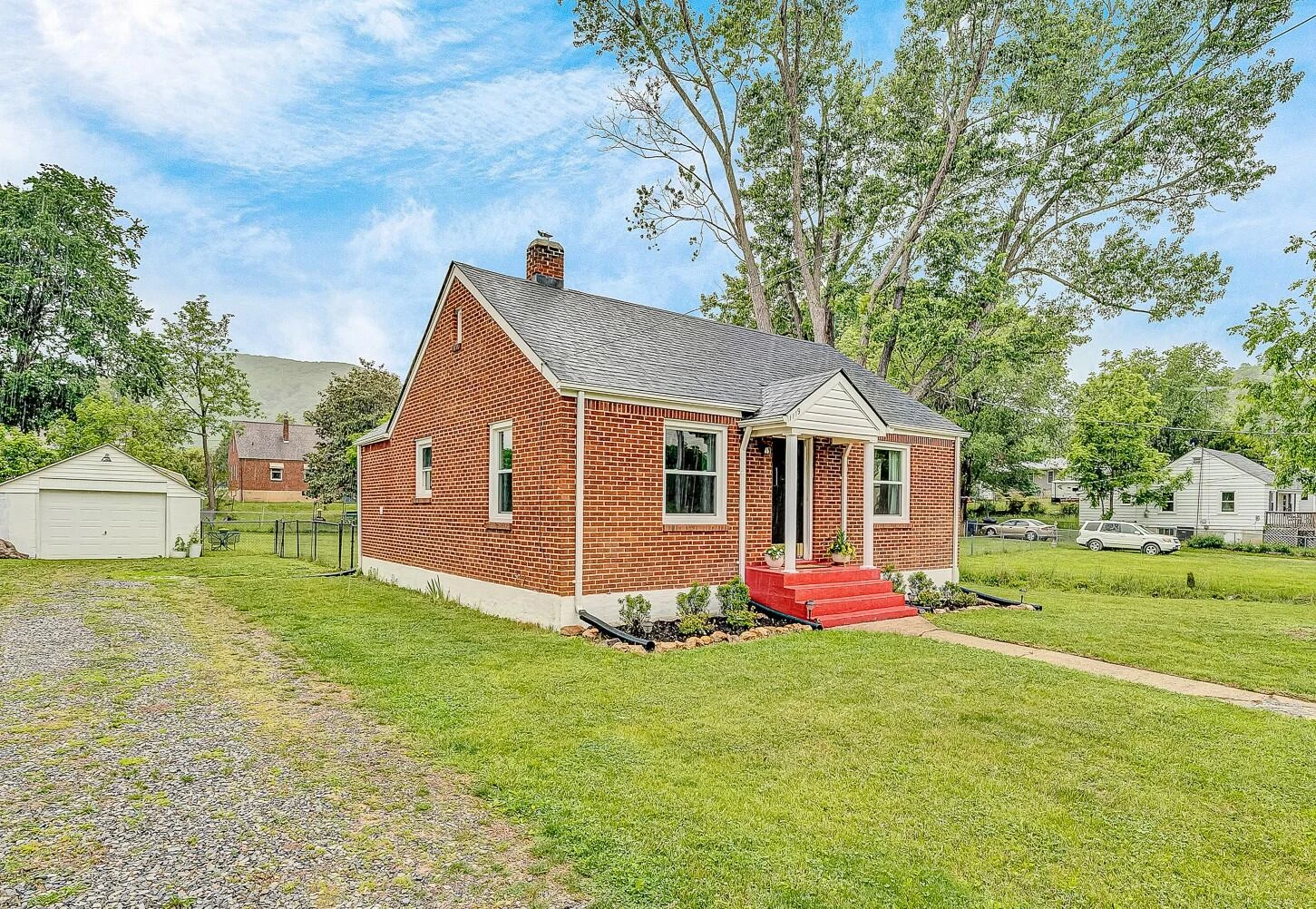 1119 Gearhart RD SE - Photo 2