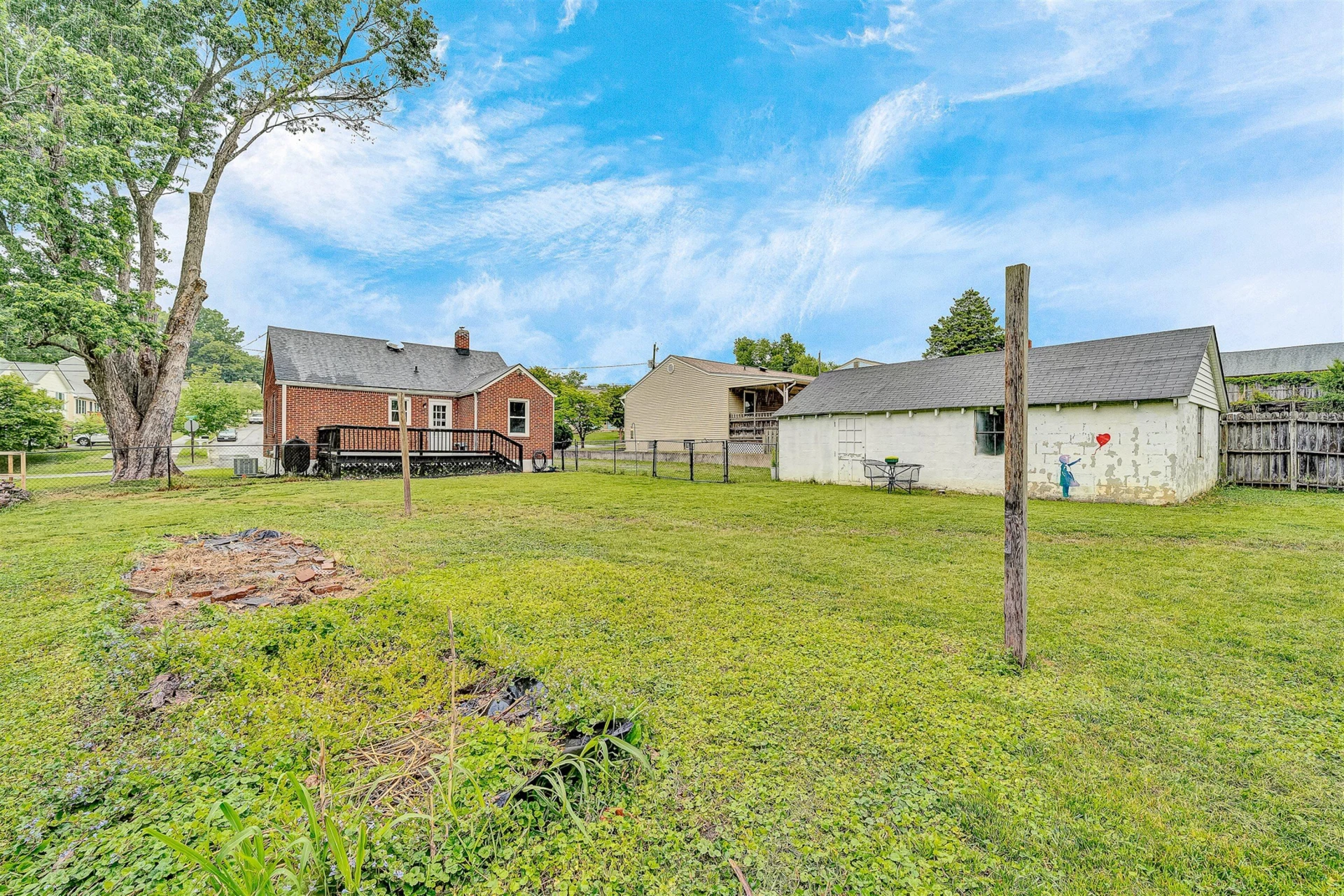 1119 Gearhart RD SE - Photo 22