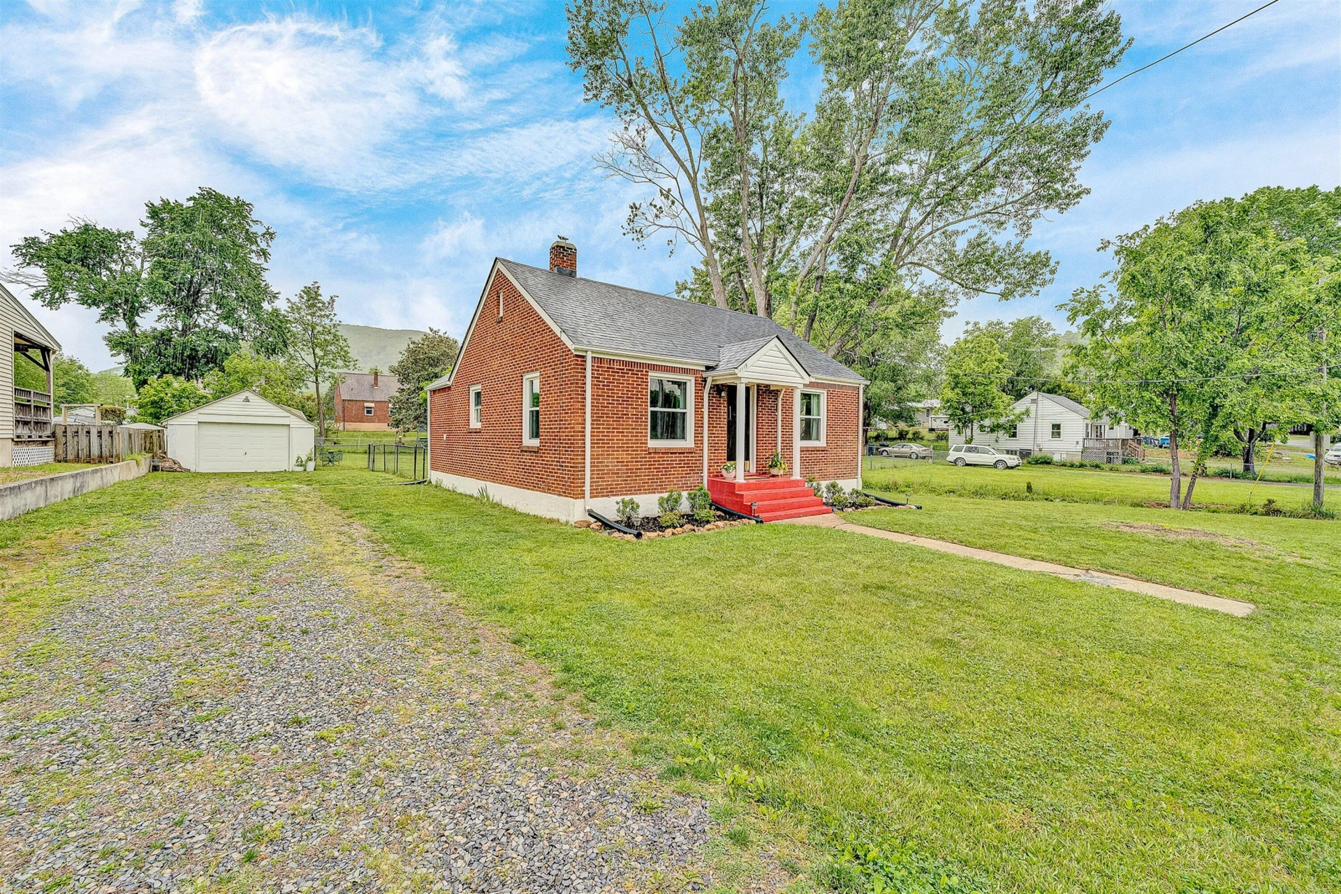 1119 Gearhart RD SE - Photo 24
