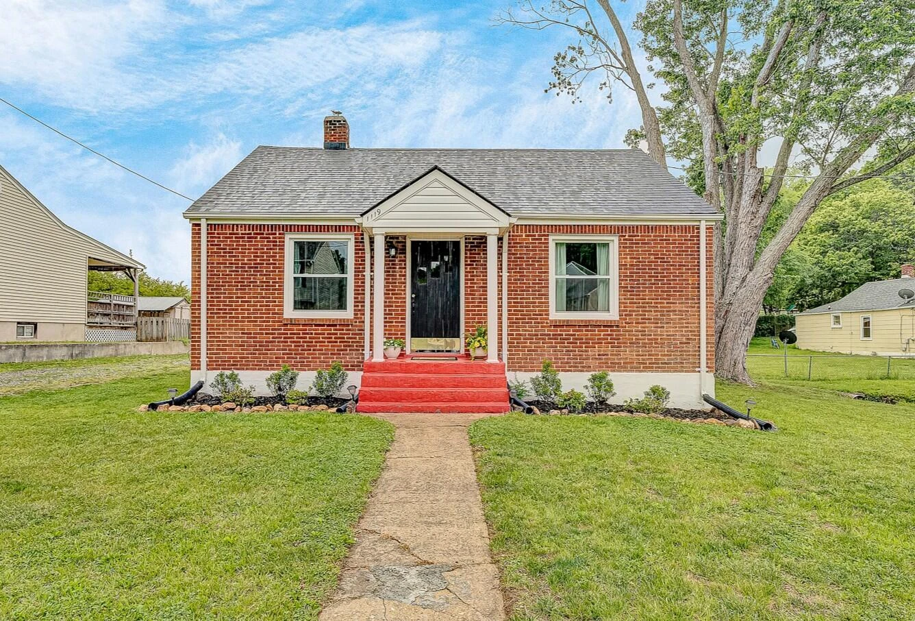 1119 Gearhart RD SE - Photo 3