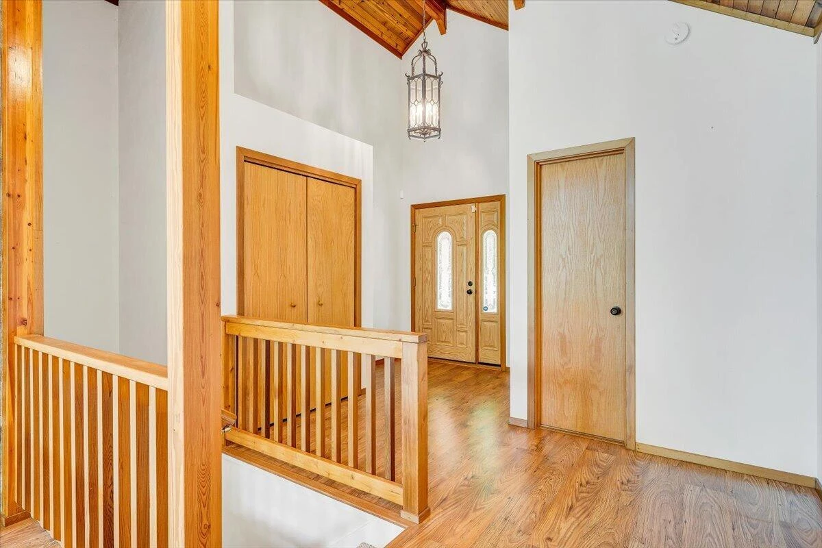 1042 Runaway Bay RD - Photo 12