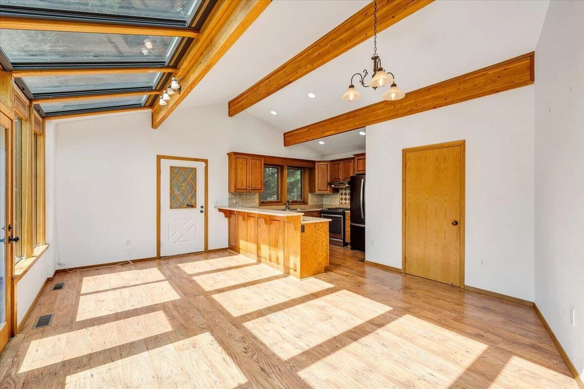 1042 Runaway Bay RD - Photo 17