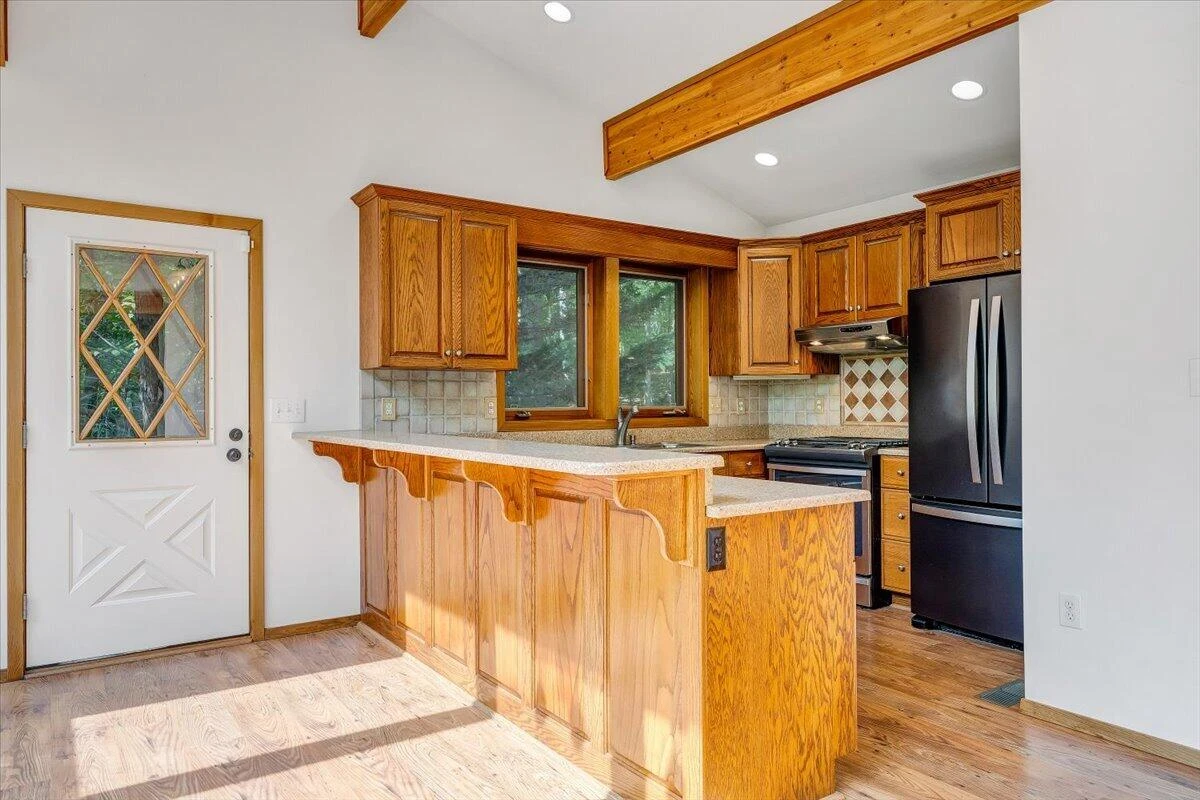 1042 Runaway Bay RD - Photo 20