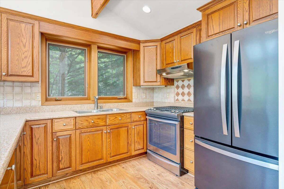 1042 Runaway Bay RD - Photo 22