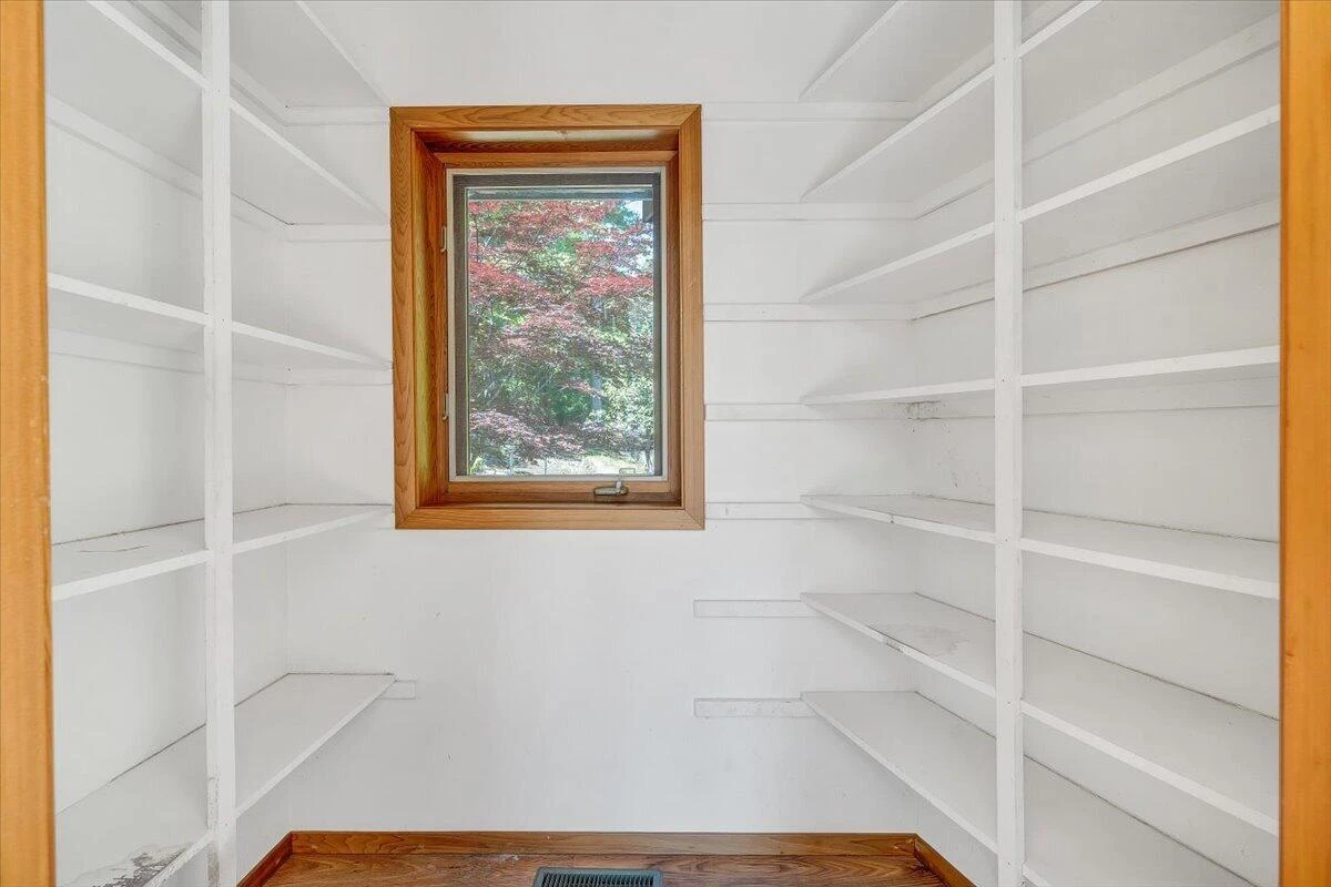 1042 Runaway Bay RD - Photo 25
