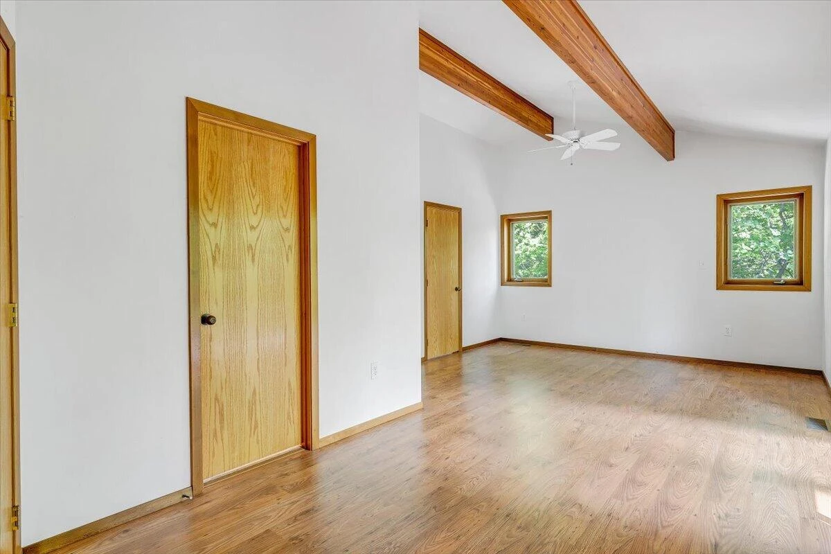 1042 Runaway Bay RD - Photo 26
