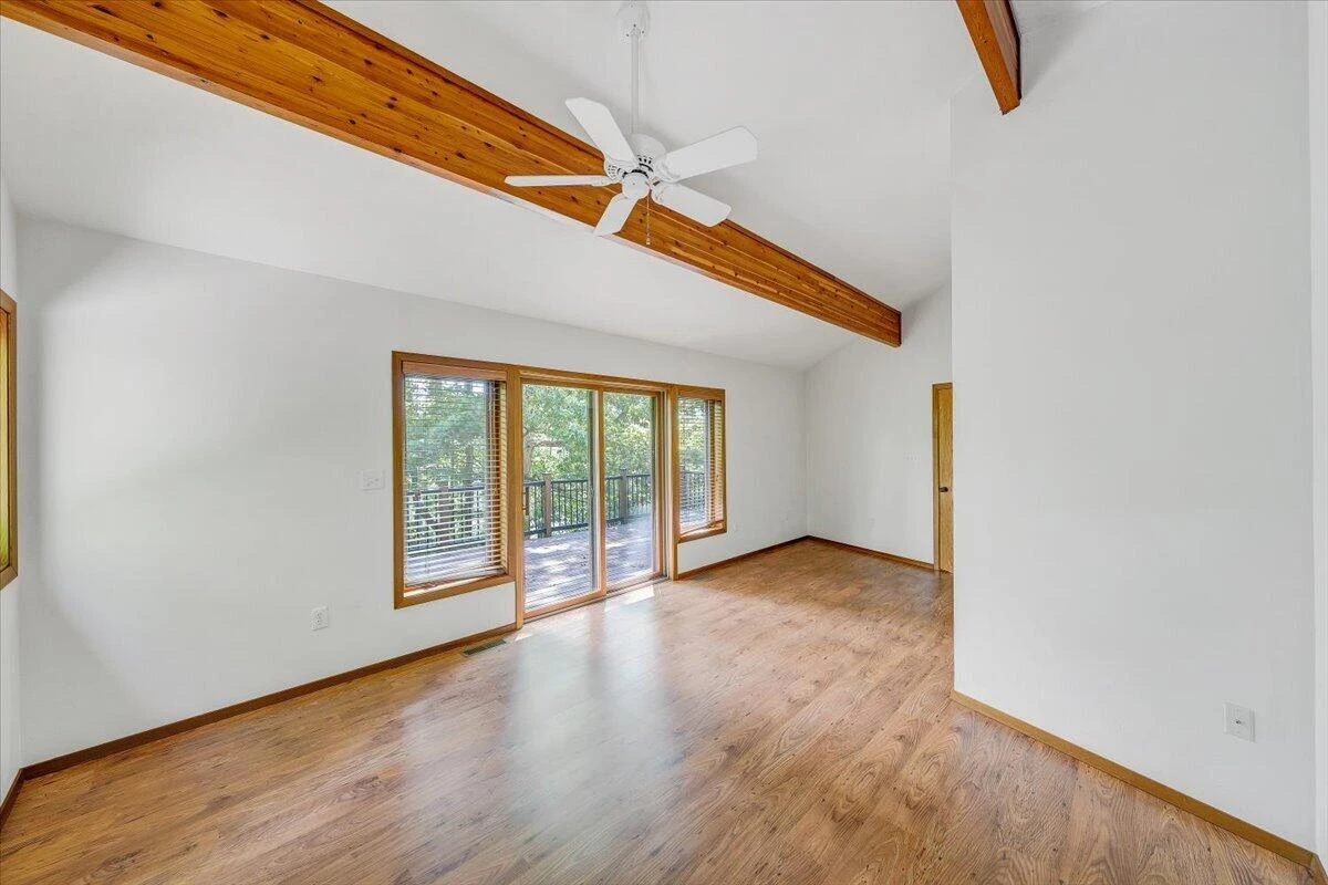 1042 Runaway Bay RD - Photo 29