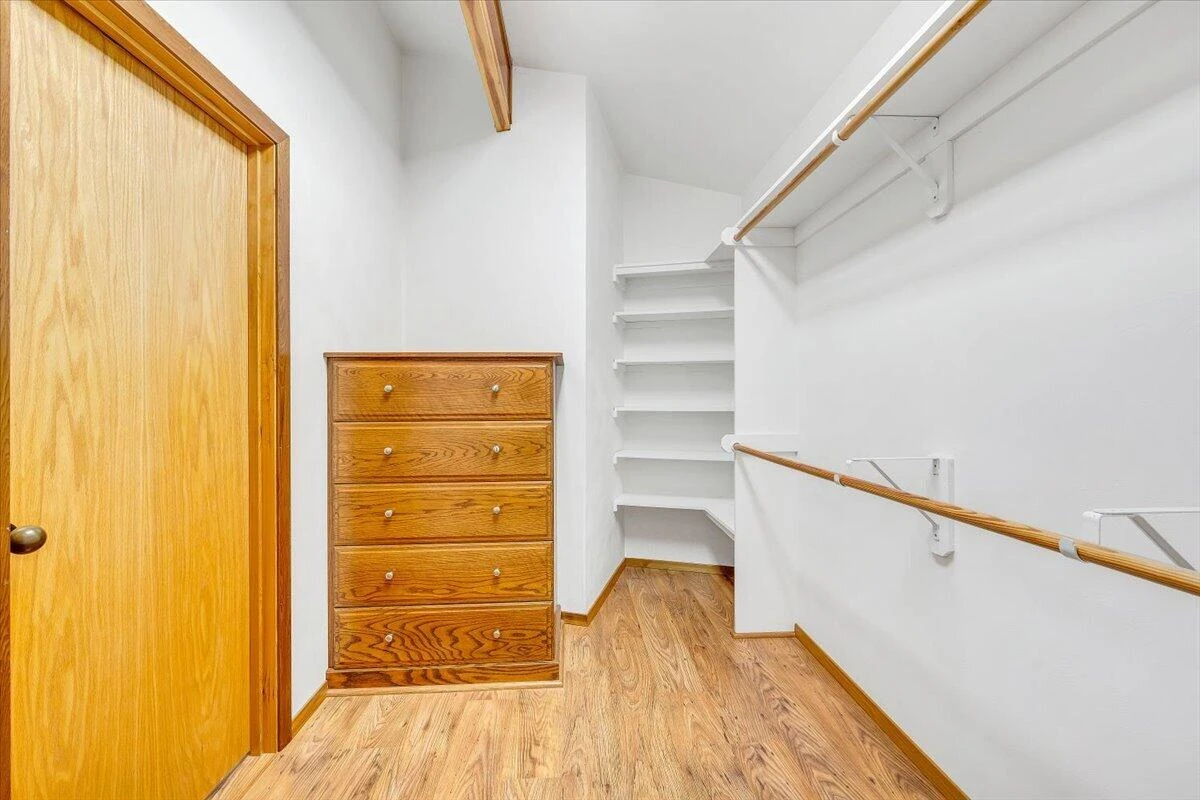 1042 Runaway Bay RD - Photo 33